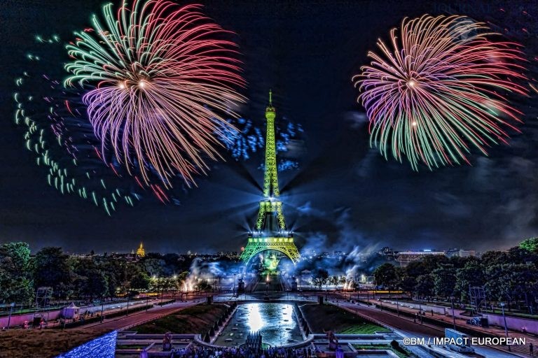 Feux d'artifices tour Eiffel 2022 006