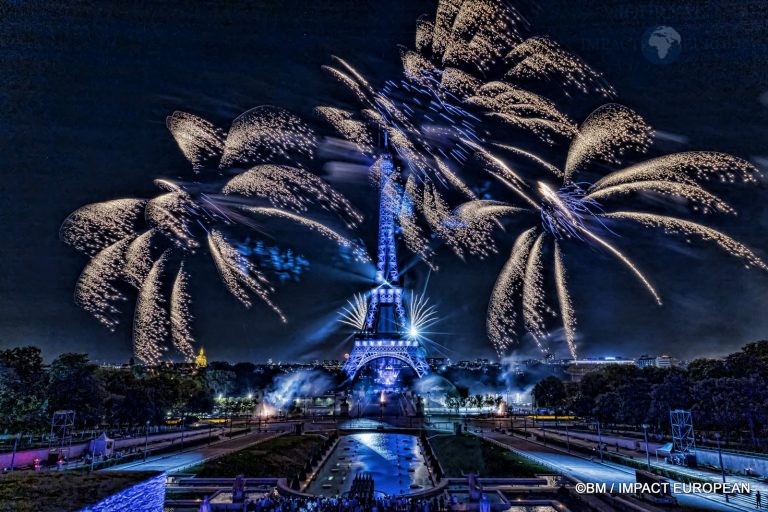 Feux d'artifices tour Eiffel 2022 007