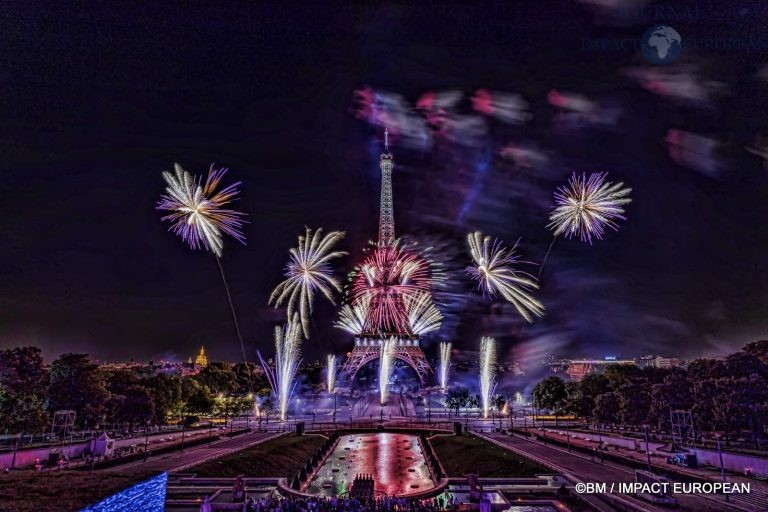 Feux d'artifices tour Eiffel 2022 010