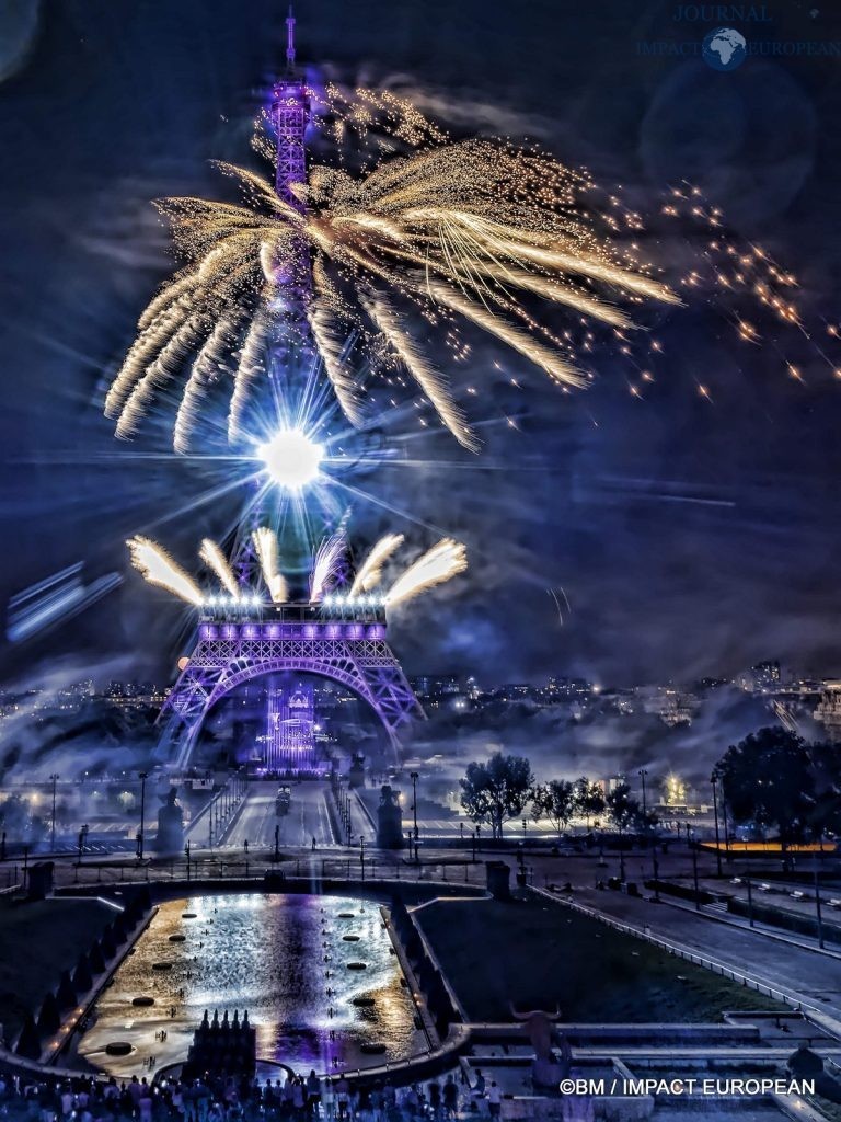 Feux d'artifices tour Eiffel 2022 013