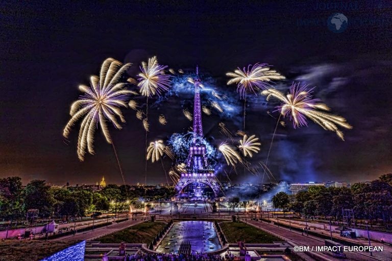 Feux d'artifices tour Eiffel 2022 016