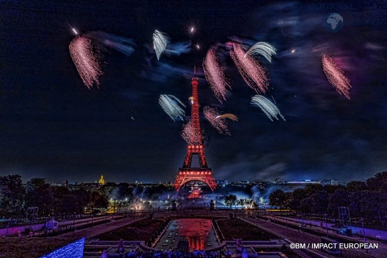 Feux d'artifices tour Eiffel 2022 018