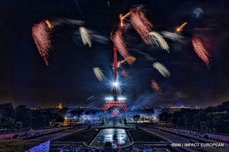 Feux d'artifices tour Eiffel 2022 019