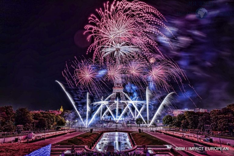 Feux d'artifices tour Eiffel 2022 021