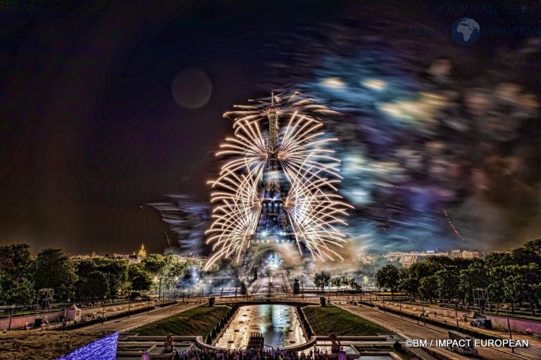 Feux d'artifices tour Eiffel 2022 022