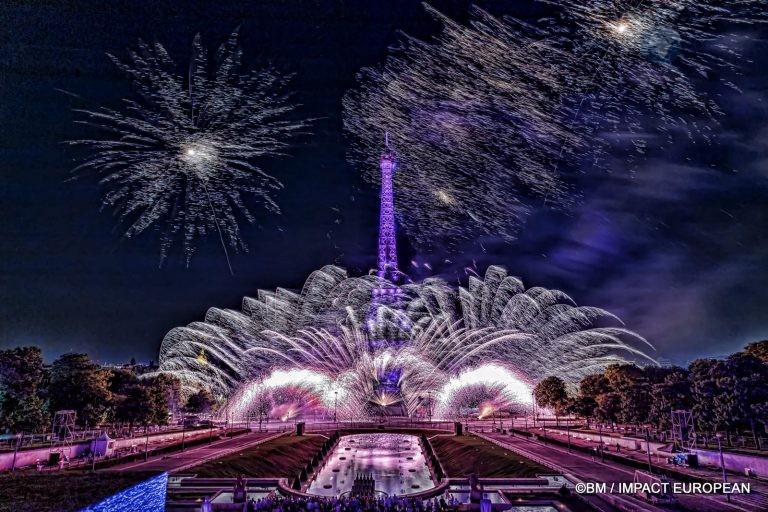Feux d'artifices tour Eiffel 2022 025
