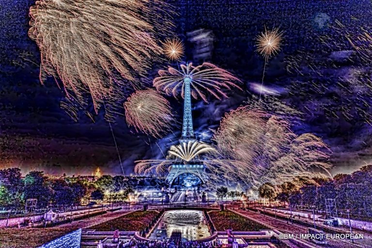 Feux d'artifices tour Eiffel 2022 026