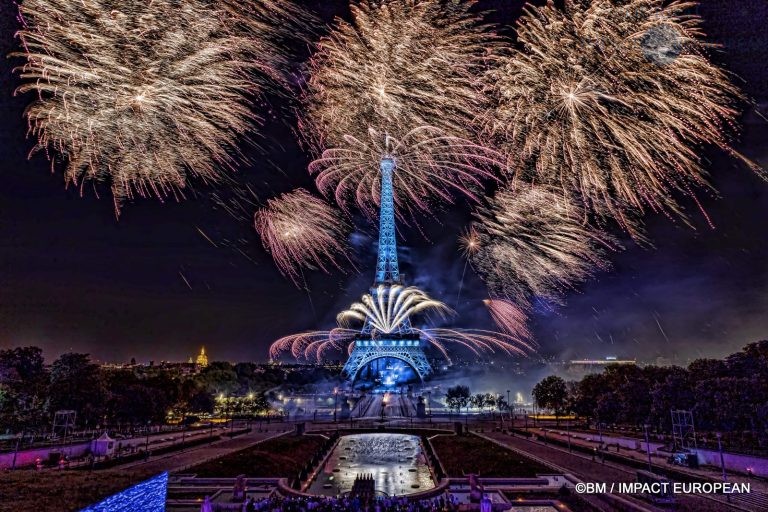 Feux d'artifices tour Eiffel 2022 027