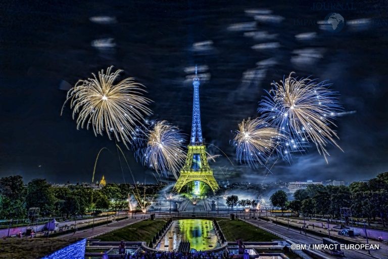 Feux d'artifices tour Eiffel 2022 042