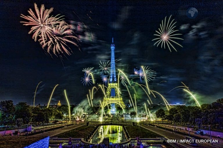 Feux d'artifices tour Eiffel 2022 043