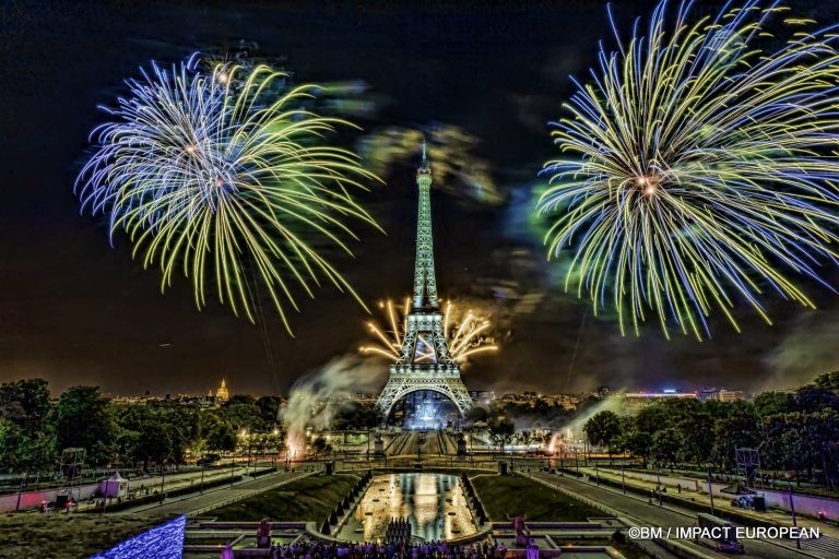 Feux d'artifices tour Eiffel 2022 044