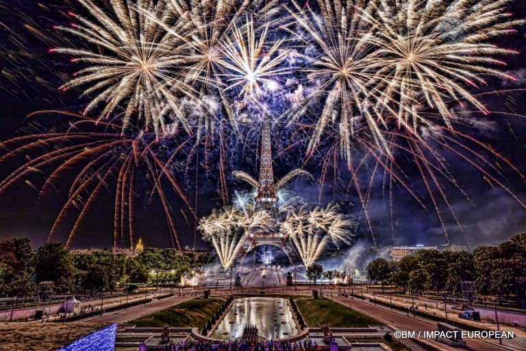Feux d'artifices tour Eiffel 2022 047