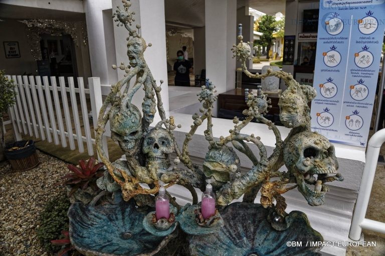 Wat Rong Khun 04