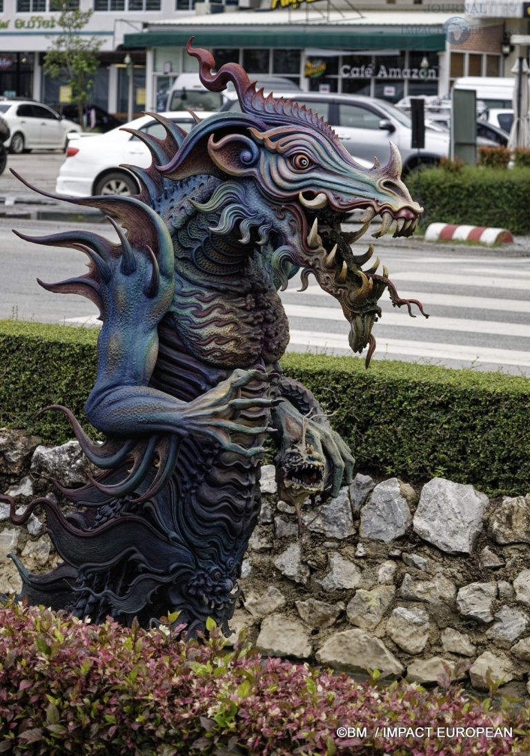 Wat Rong Khun 06