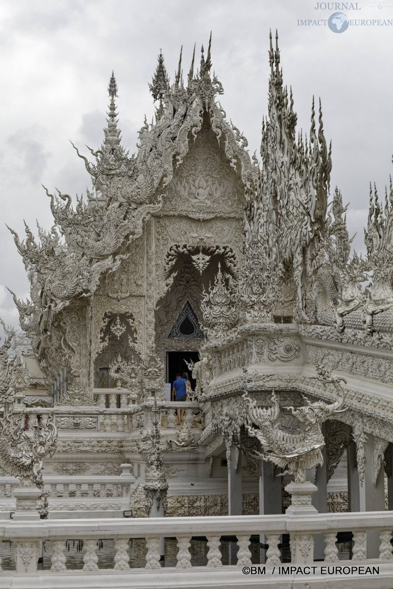 Wat Rong Khun 09