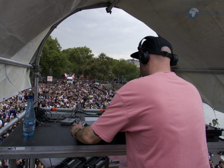 La Techno Parade dans les rues de Paris / ©Cerdic CHOTEL - IMPACT EUROPEAN