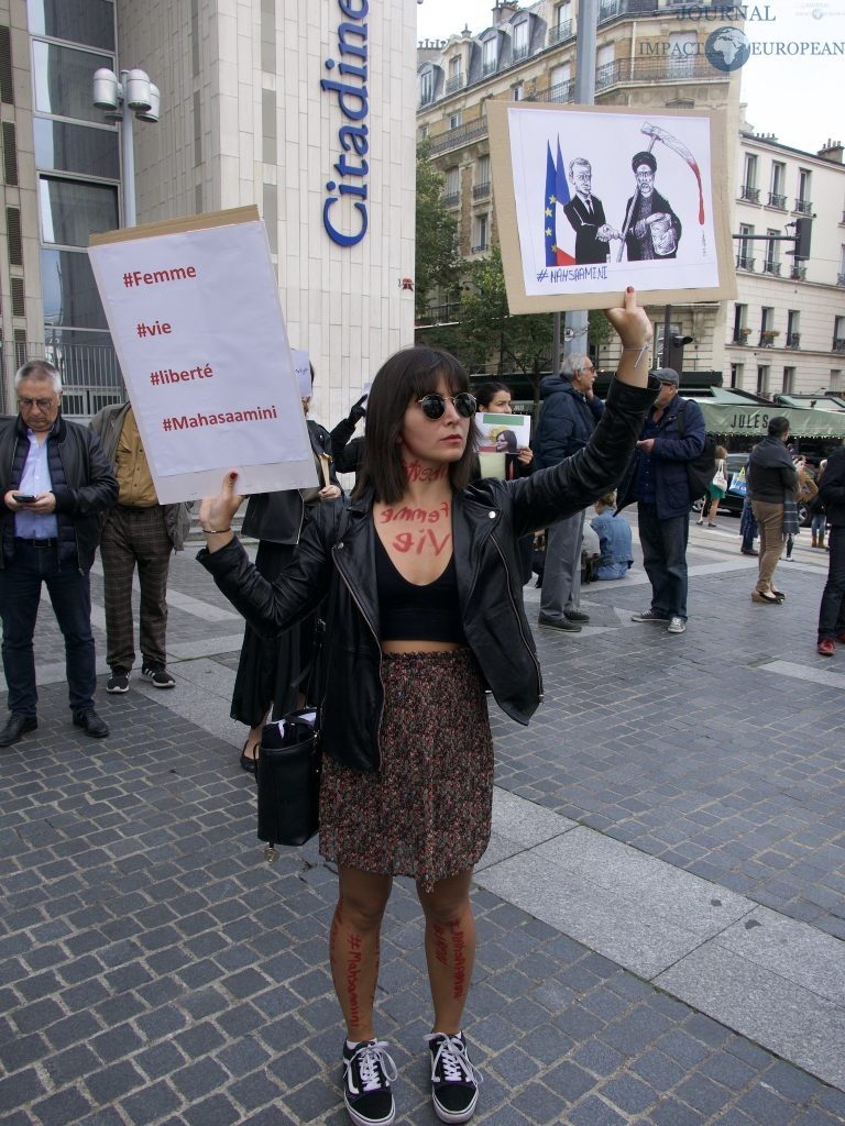 Manifestation pour soutenir la contestation en Iran dégénère à Paris / ©Cedric CHOTEL - IMPACT EUROPEAN