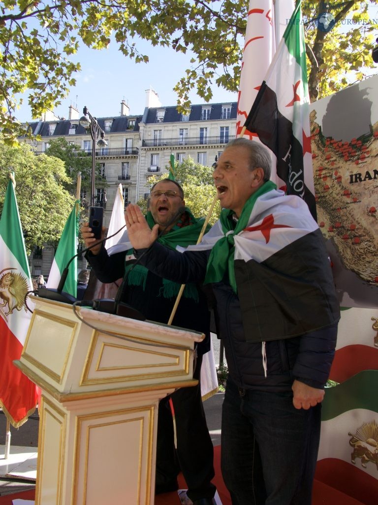 Des milliers de personnes rassemblées à Paris en signe de soutien au peuple iranien / ©Cedric CHOTEL - IMPACT EUROPEAN