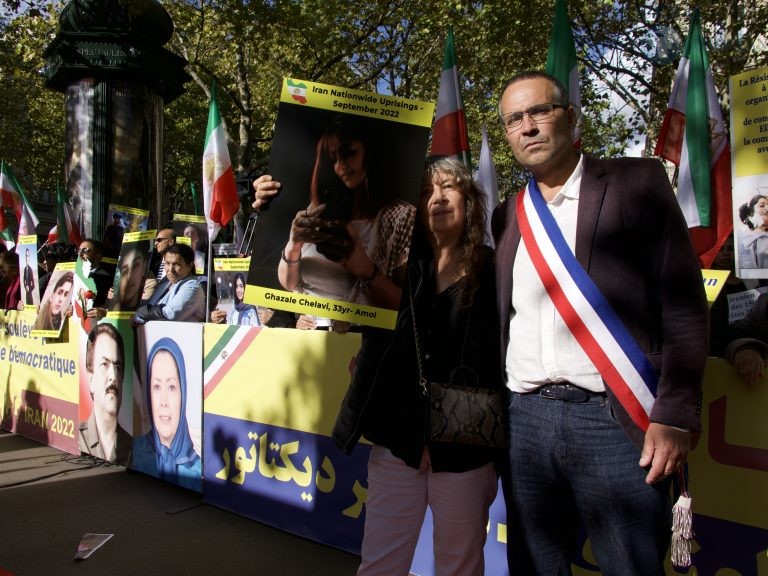 Des milliers de personnes rassemblées à Paris en signe de soutien au peuple iranien / ©Cedric CHOTEL - IMPACT EUROPEAN