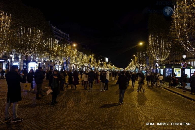 illuminations Champs-Elysées 19