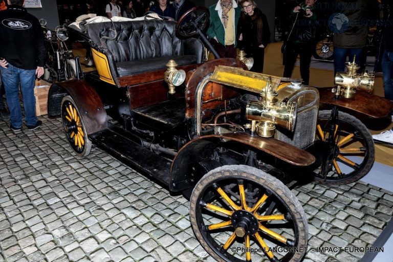 Exposition Rétromobile : vitrine de l'automobile de collection - Grand  Hotel Saint Michel