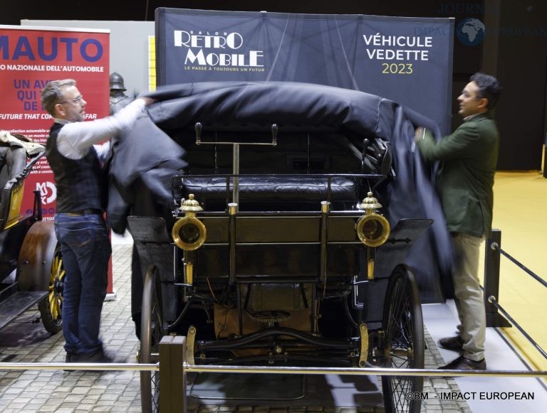 Exposition Rétromobile : vitrine de l'automobile de collection - Grand  Hotel Saint Michel