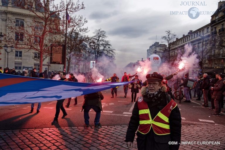 Manif retraite 7 mars 2023 64