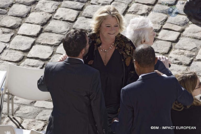 Hommage national Hélène Carrere d'Encausse 01