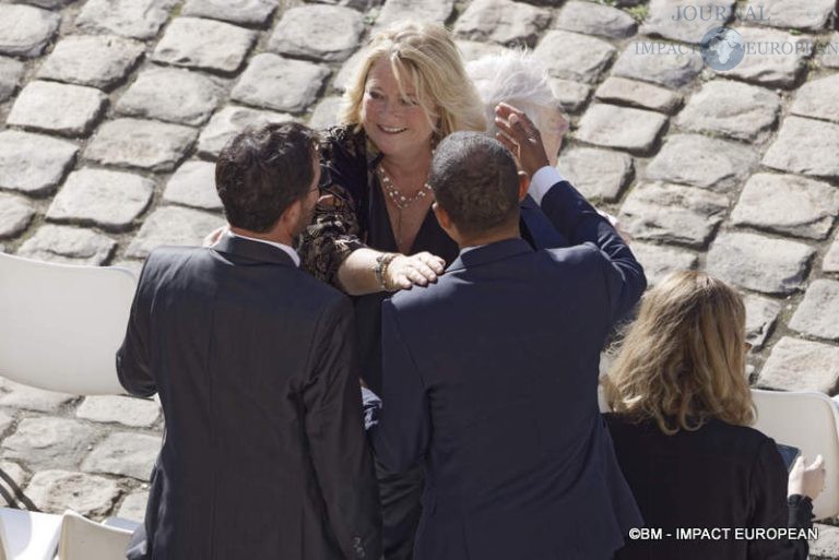 Hommage national Hélène Carrere d'Encausse 02