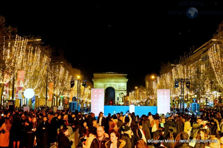 IMG_7391Champs-Élysées illuminati