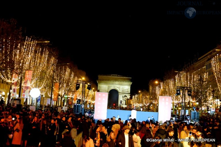 IMG_7393Champs-Élysées illuminati