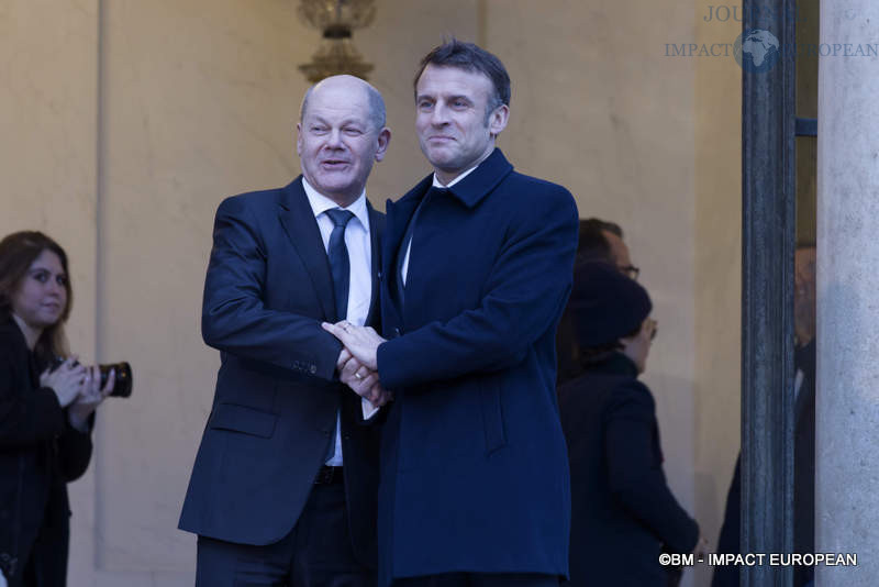 Chancelier allemand Olaf Scholz et le président français Emmanuel Macron