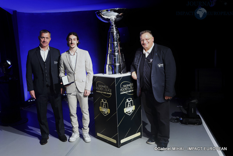 IMG_8530Trophée-hockey sur glace