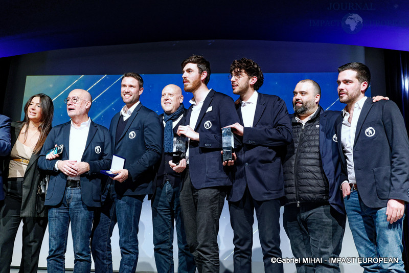 IMG_8591Trophée-hockey sur glace