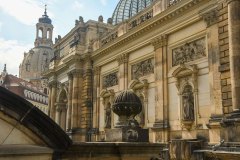 Universiteit voor Schone Kunsten - Brühlsche Terrasse - Dresden, Saksen, Duitsland (16 augustus 2023)