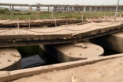 Pontonbrug over de Black river (Yamuna rivier ) - Majnu Ka Tilla - Delhi  (16 juni 2018)