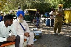 Chandigarh - Visitors at street tea stall, car park,  Sukhna Lake