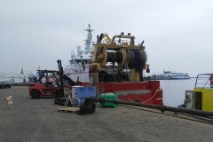 Dinah, in Harlingen, onderweg naar Amsterdam, na een verblijf van twee maanden bij hondenoppas Giulia in Friesland (29 augustus 2018)