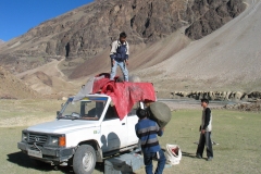 Met Getsok, Norboo en Wangtak - Overnachting in de Himalaya - Sarchu (3-9-2007)