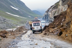 Van Ladakh naar Srinagar: voor de Zojila (pas) (9 juni 2010)