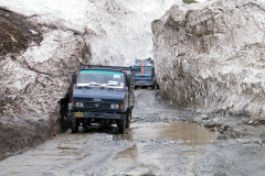 Van Ladakh naar Srinagar: voor de Zojila (pas) (9 juni 2010)