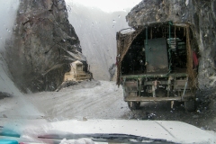 Van Ladakh naar Srinagar: voor de Zojila (pas) (9 juni 2010)