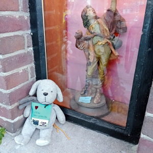 Alternatieve herdenking: laat de knuffeldieren spreken – liefde, geen genocide (3 mei 2024)