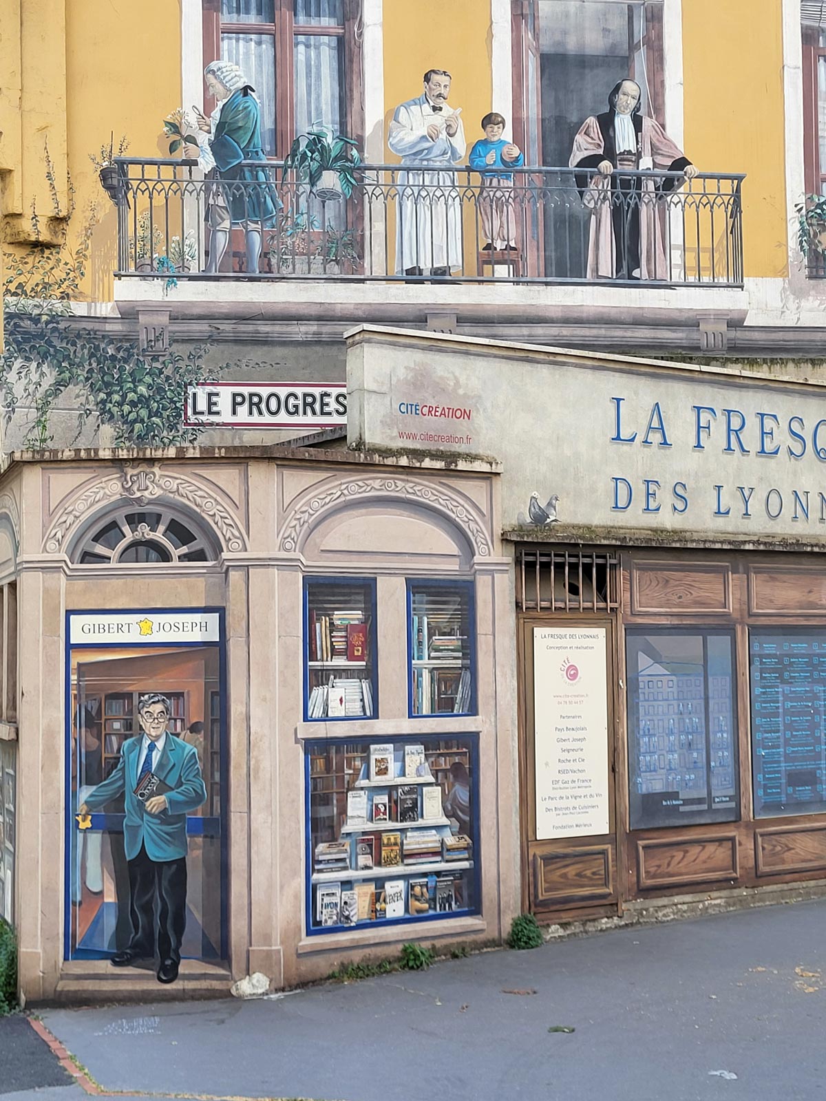 Muurschildering Fresco des Lyonnais, hoek van Quai Saint-Vincent 49 en Rue de la Martinière 2, Lyon (1-5-2026)