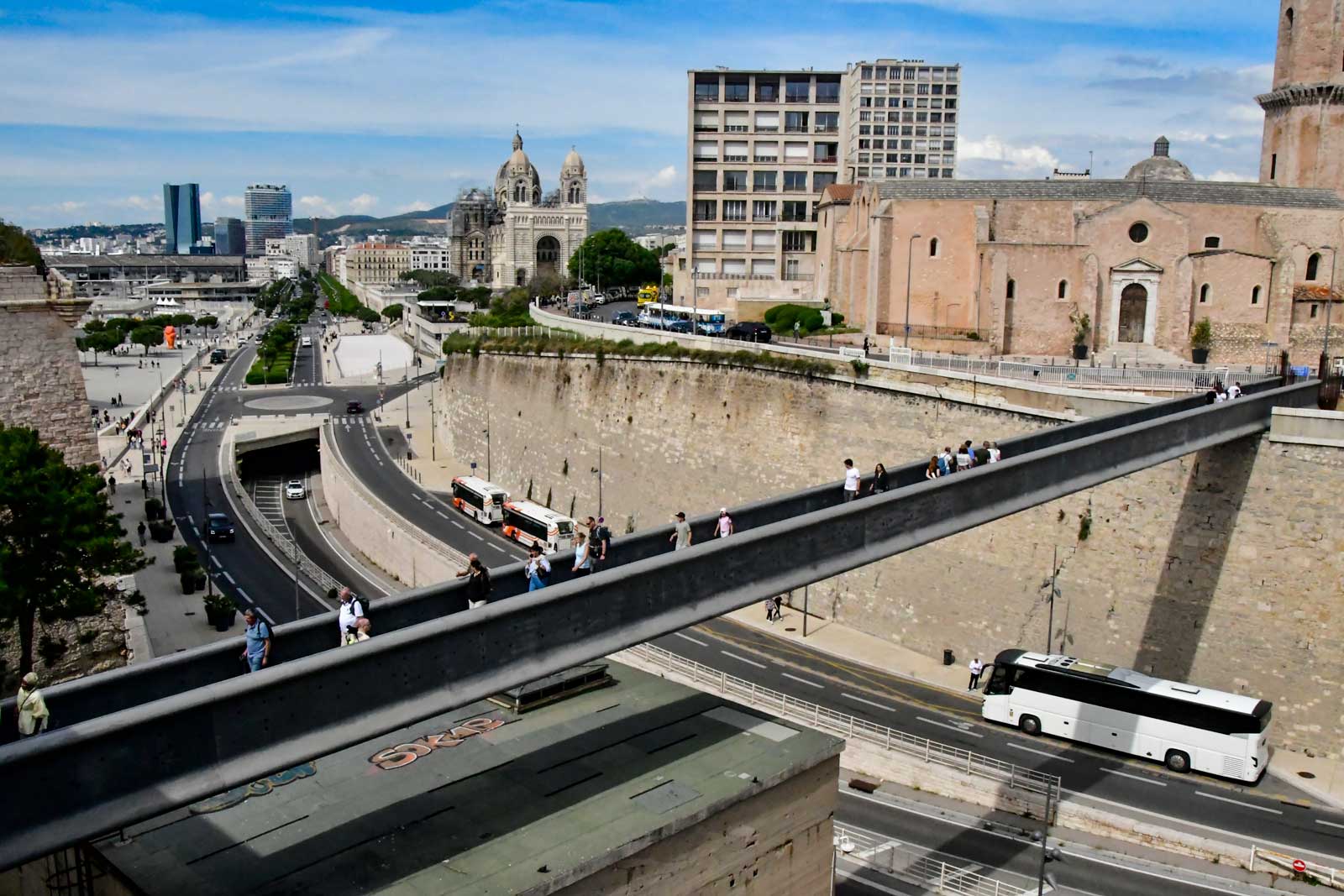 Voetbrug van het Mucem naar het Fort Saint-Jean - Marseille (8-5-2026)