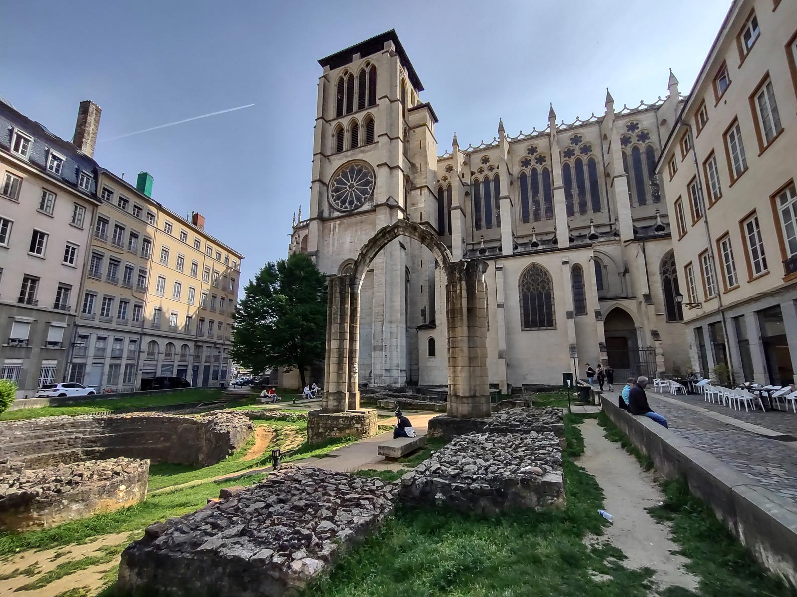 De archeologische tuin naast de Cathédrale Saint-Jean, Lyon, Frankrijk (29-4-2026)