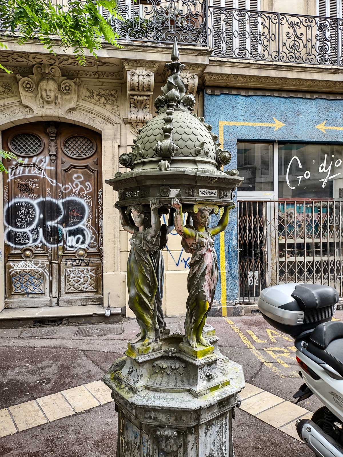 Fontaine Wallace, rue des 3 mages Marseille (10-5-2026)
