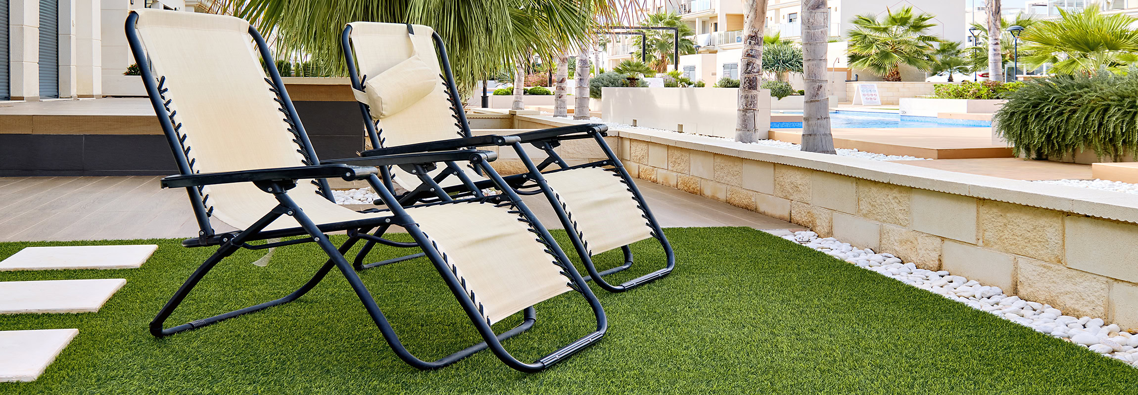 Zwei,Leere,Lounge,Stühle,auf,Kunstrasen,Gras,innen,von