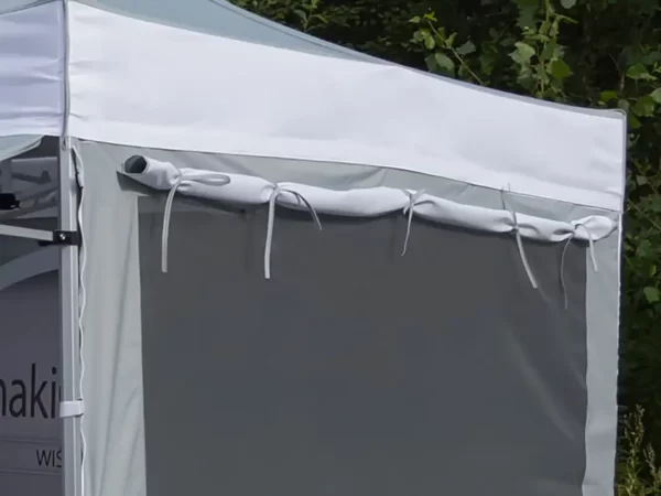 Væg med vindue og rullegardin til Premium Pro popup telt