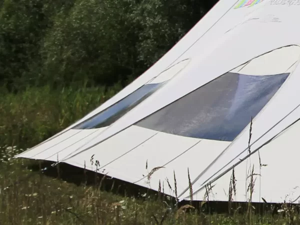Væg med vindue til stjernetelt
